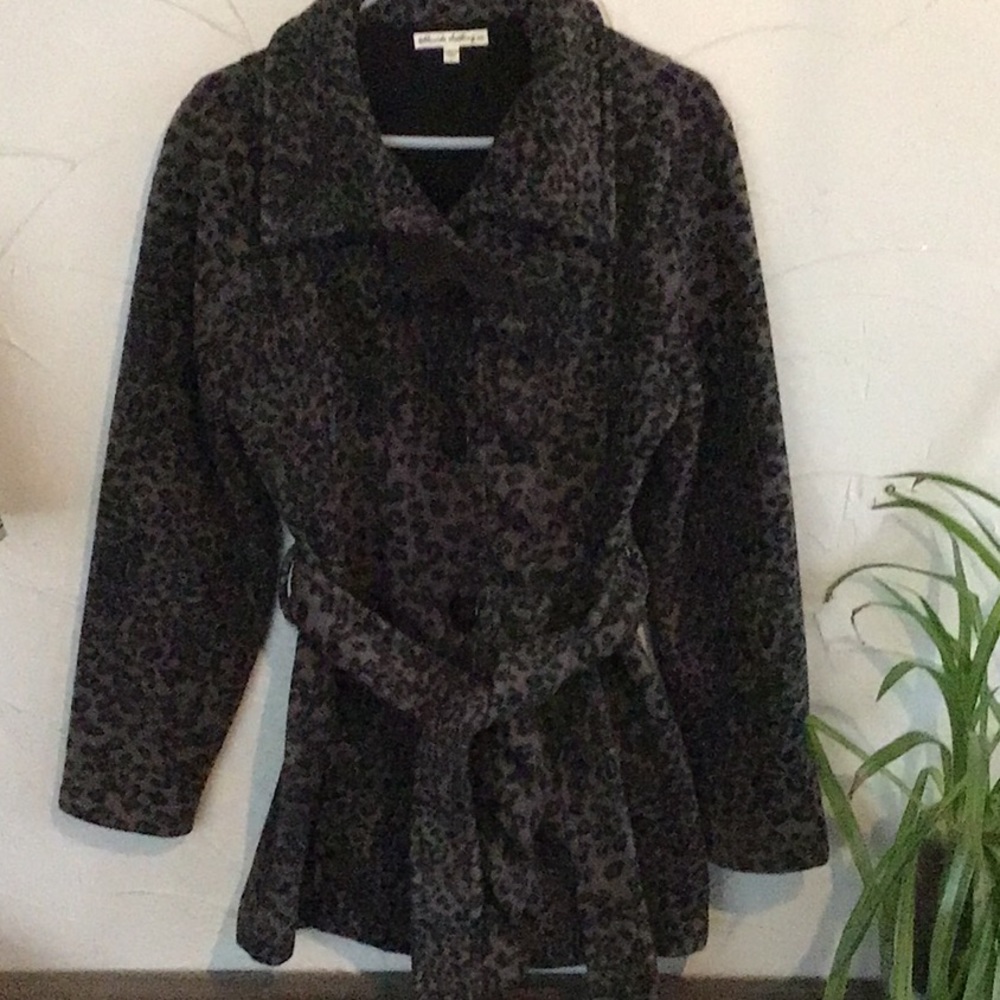 Women’s polyester/fleece jacket.